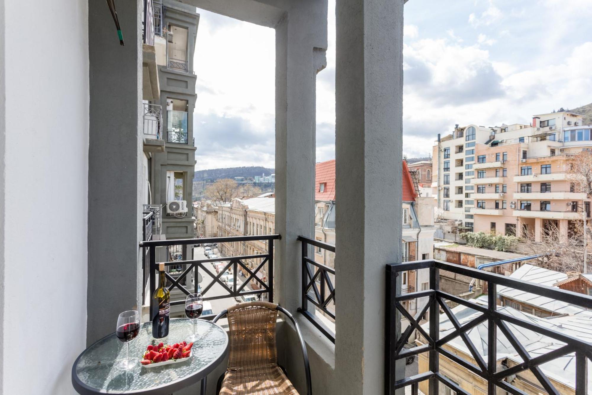 Tbilisi Apartment Ll Exterior photo